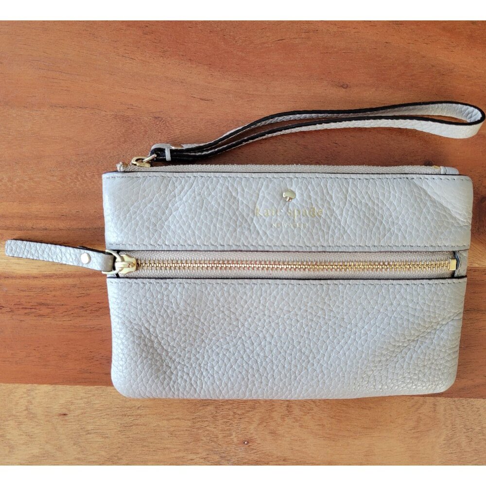 Kate Spade Beige Zip Wristlet Pebbled Leather Classic Preppy Minimalist Neutral
